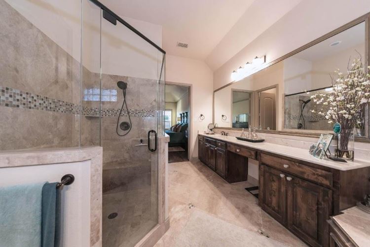 master bath in Frisco home for sale