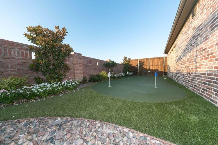 putting green in Frisco home
