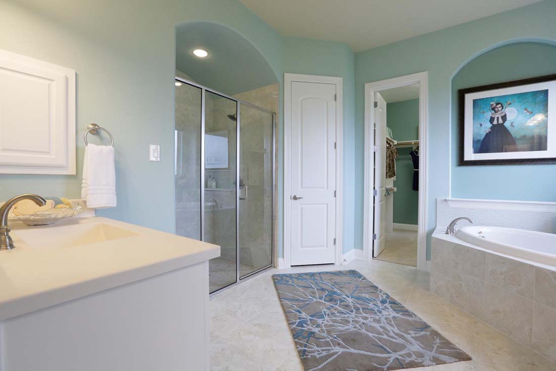 Master bath in Chesmar model home