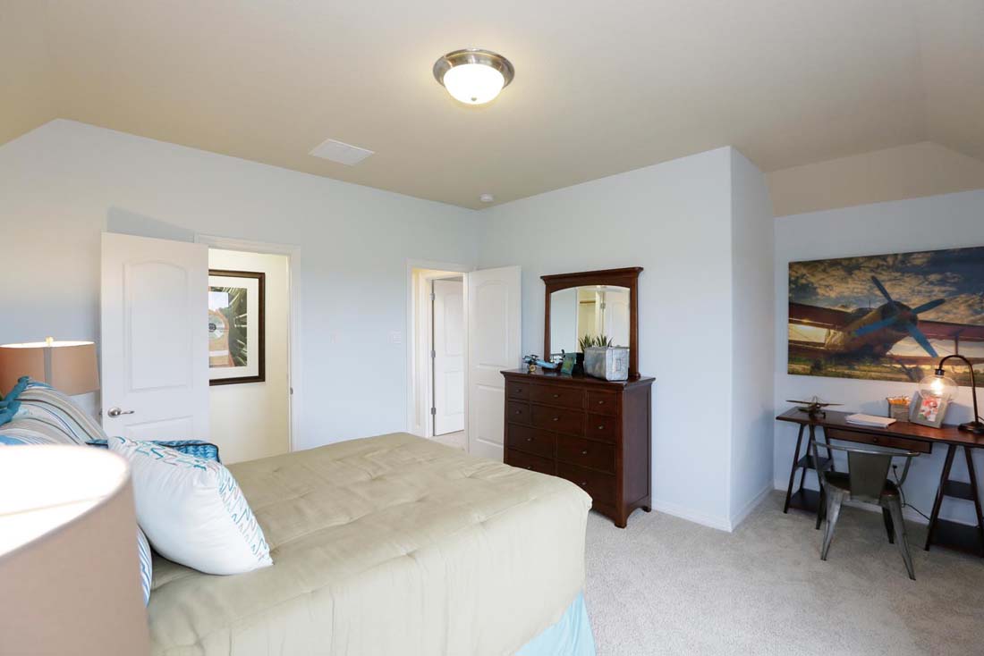 Large spare room in Chesmar model home