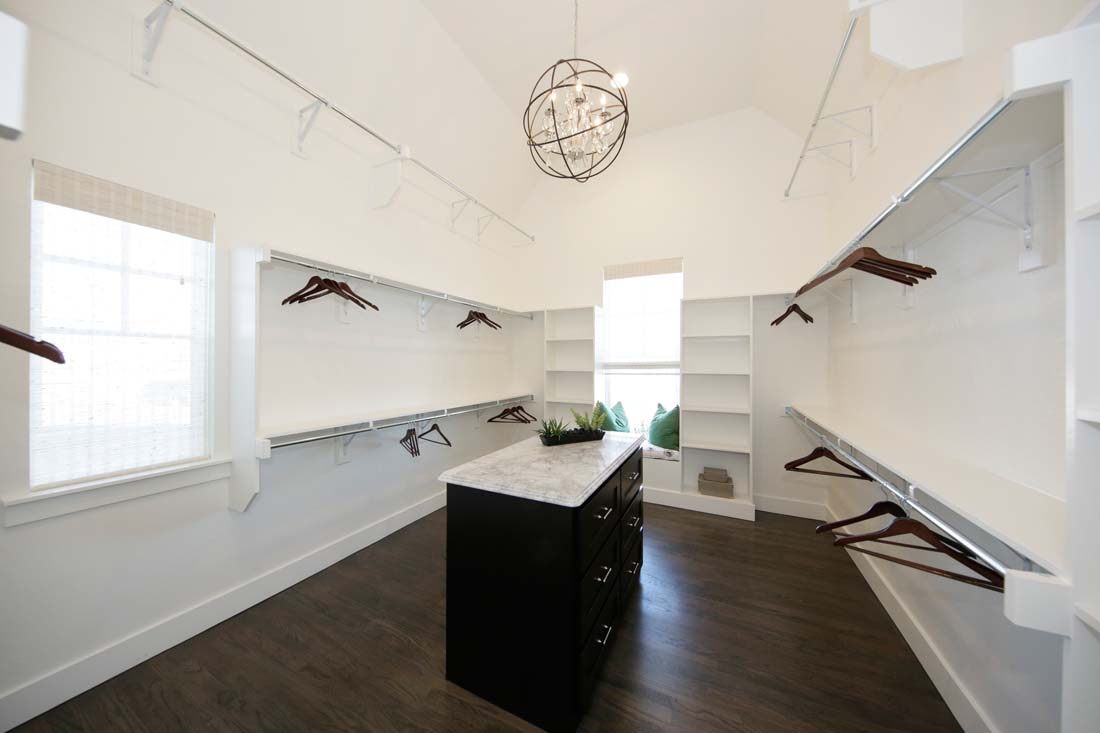 Southgate Homes huge walk-in closet