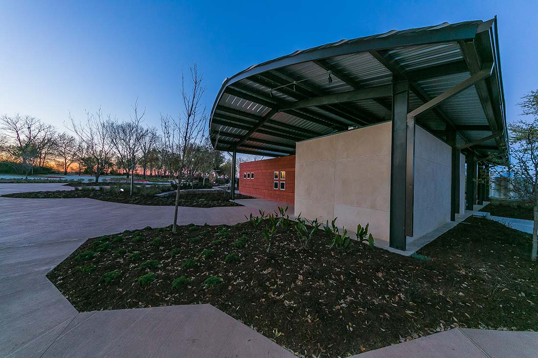 Wildridge, Oak Point amenities